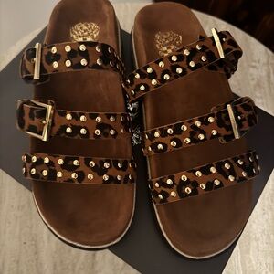 8.5 brand new in box Vince Camino Leo leather slider